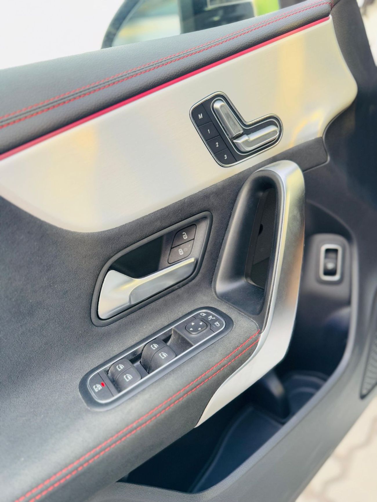 Mercedes-Benz CLA 250 Premium + 2.0L