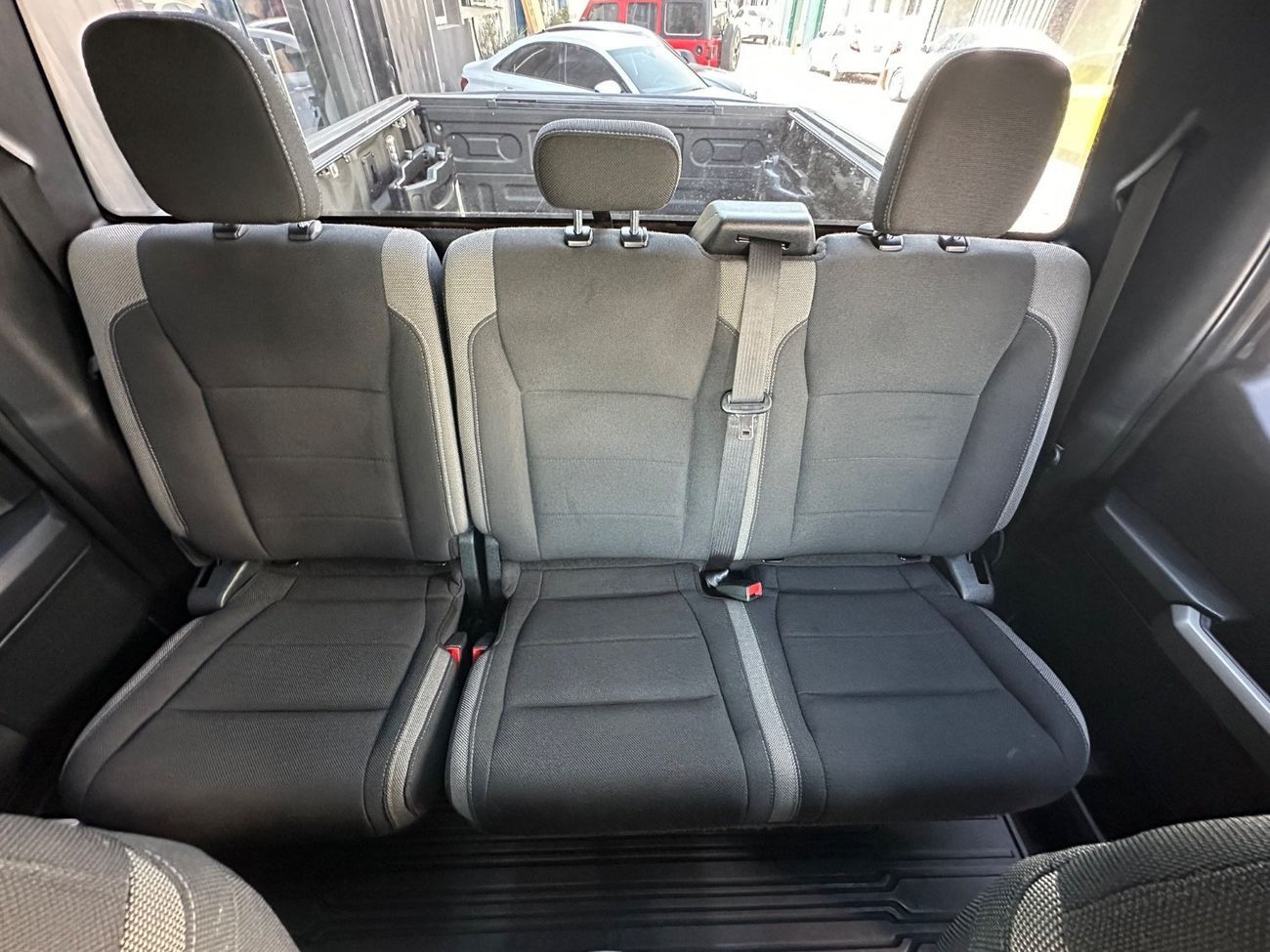 Ford F 150 Raptor FORD RAPTOR F-150 V8 CABIN & HALF | GCC | 2019 | FULL SERVICE HISTORY IN AL-FUTTAIM