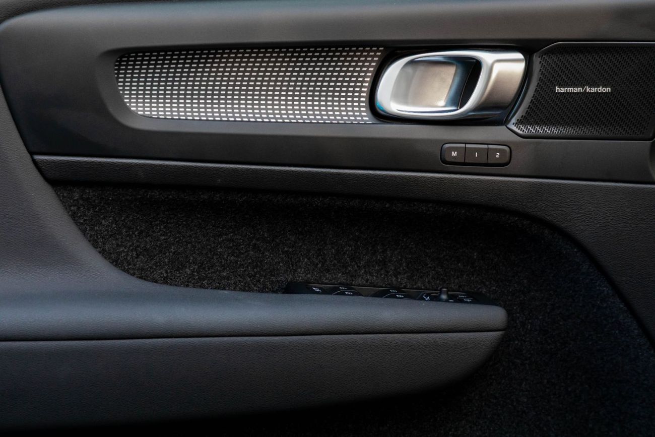 Volvo XC40 B4 Ultimate Dark | 2,546 P.M  | 0% Downpayment | Warranty!