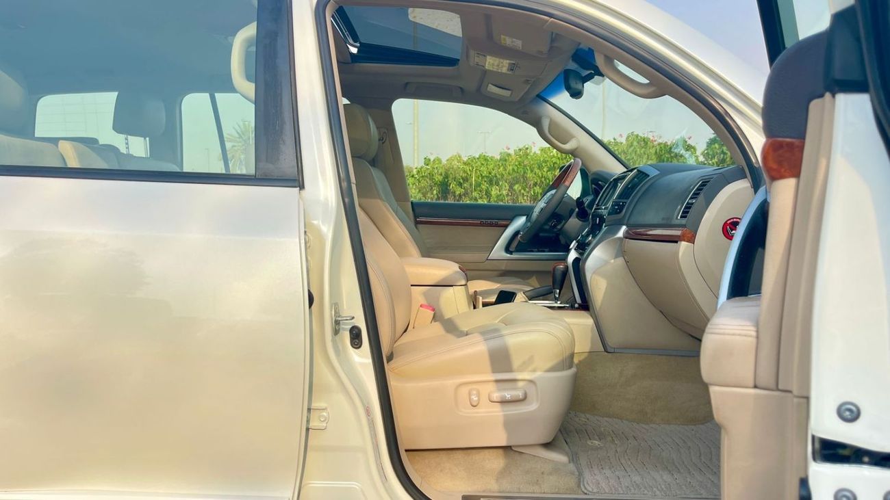 تويوتا لاند كروزر VXR 5.7L AWD