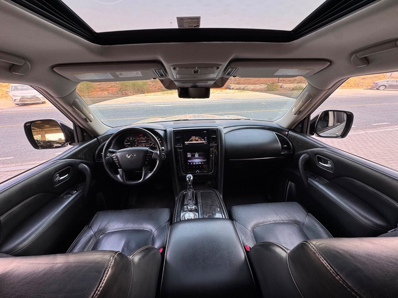 Infiniti QX80 LUXE PROACTIVE
