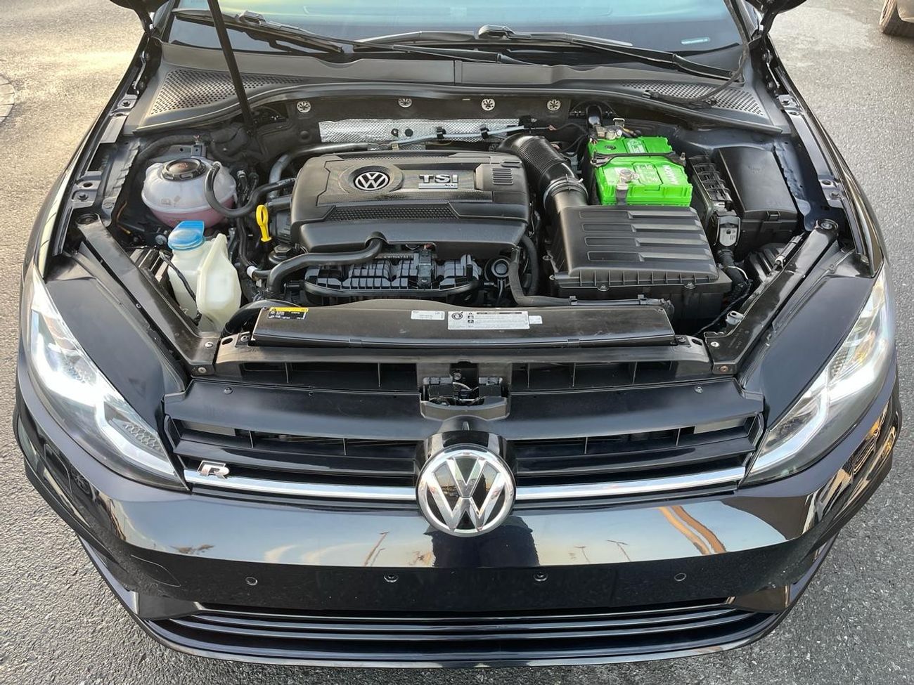 Volkswagen Golf Mercedes E300 AMG_GCC_2015_Excellent Condition _Full option