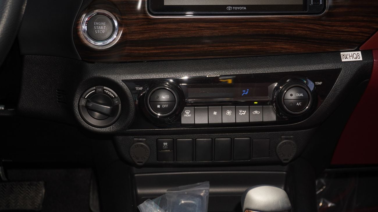 Toyota Hilux SR5 2.7 L