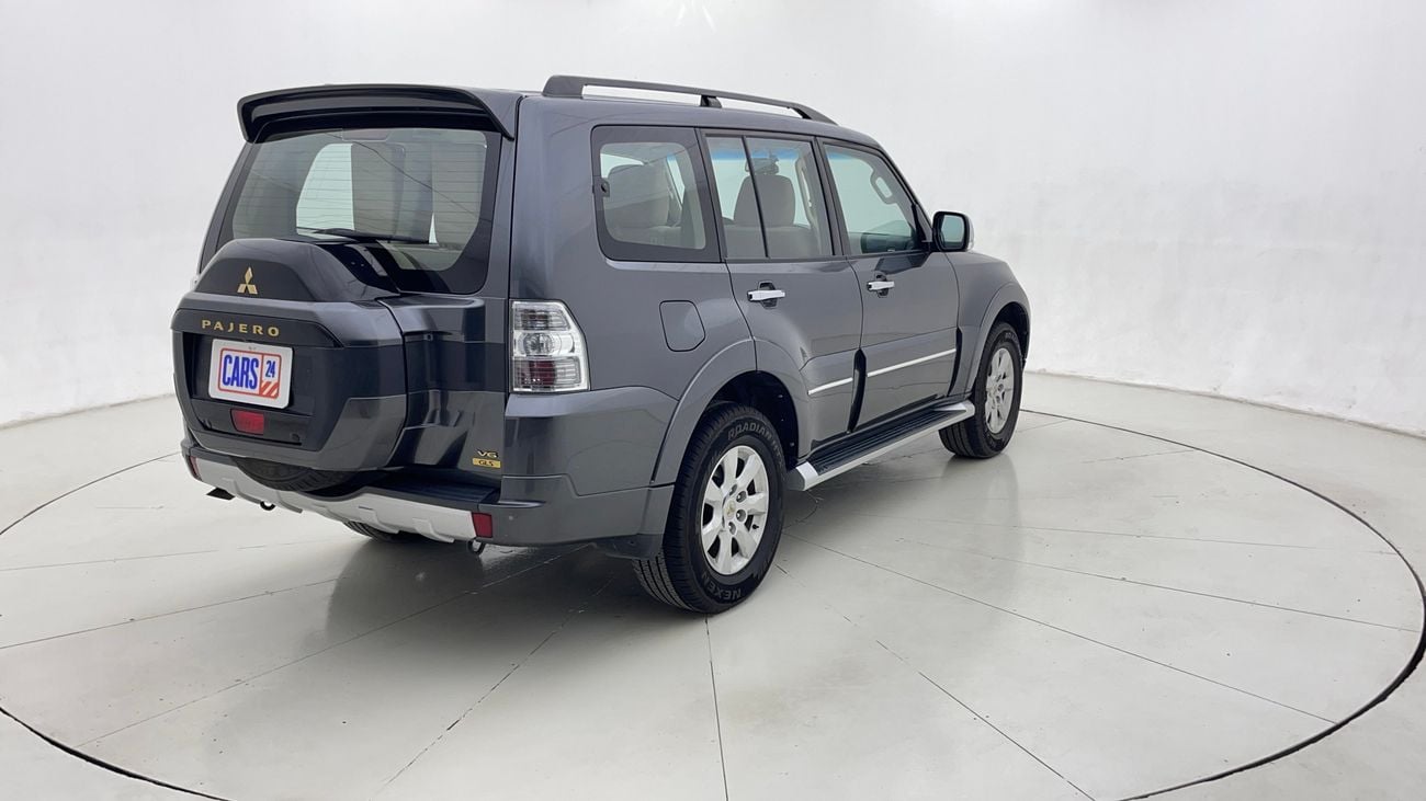 ميتسوبيشي باجيرو 2022 GLS MIDLINE | AED 1100/Month | 0 DP | 30 Day Return | Warranty | Service History