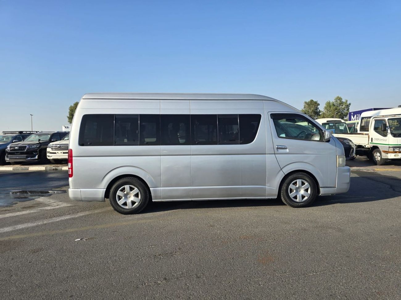 Toyota Hiace TOYOTA HIACE COMMUTER VAN RHD 2006 MODEL 2.7 L PETROL AUTOMATIC(PM02168)