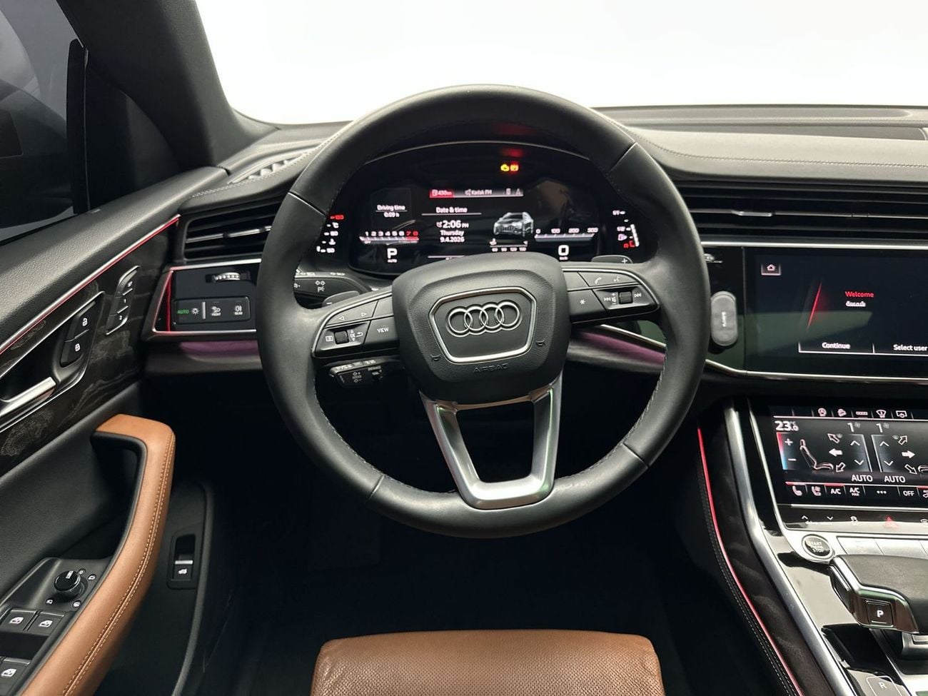 Audi Q8 55 TFSI quattro (340 HP) Luxury (Ref# 01416)