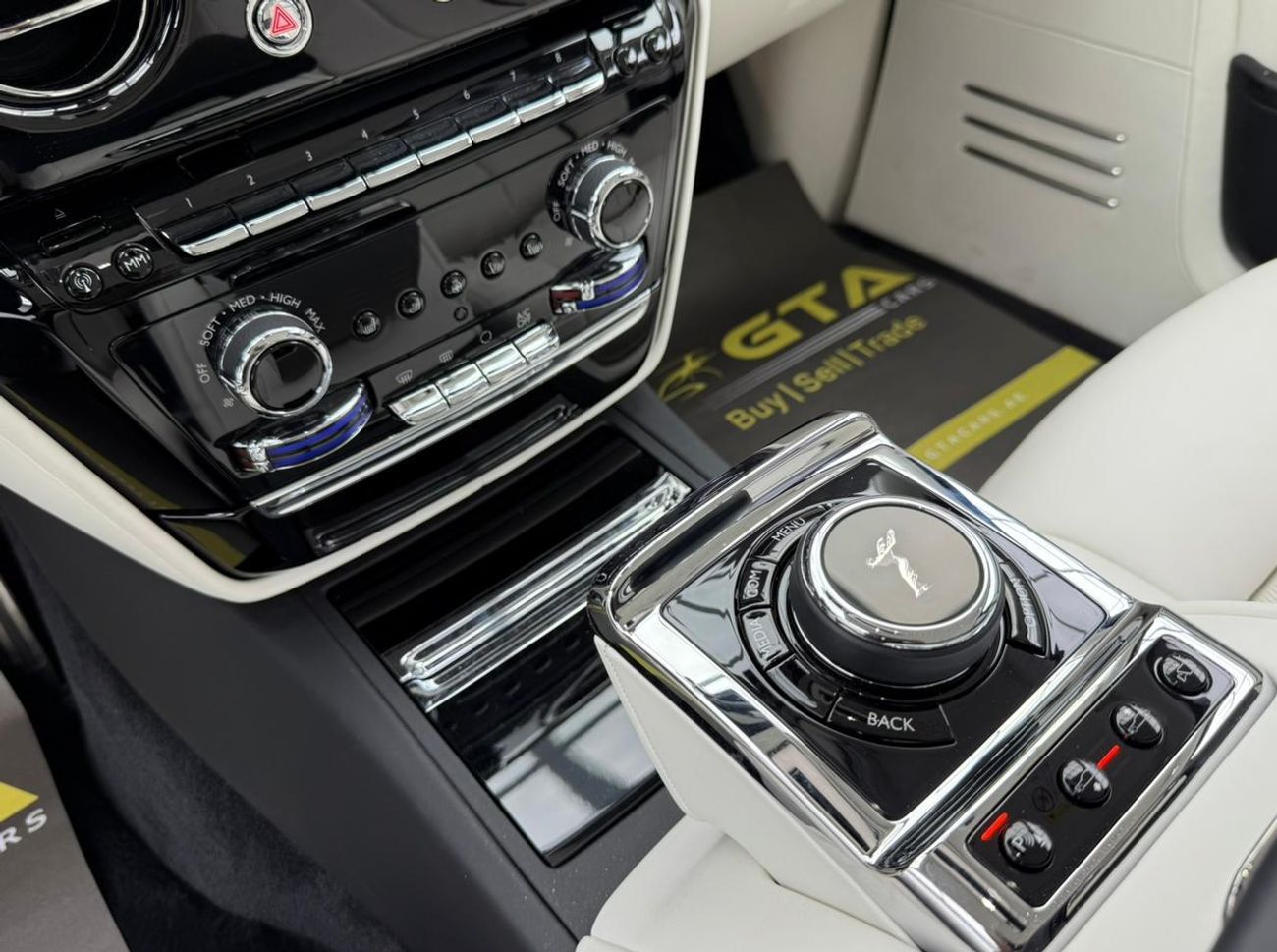 رولز رويس فانتوم 2024 Rolls Royce Phantom Series 2, Brand New, April/2028 Rolls Royce Warranty + Service Contract, GC