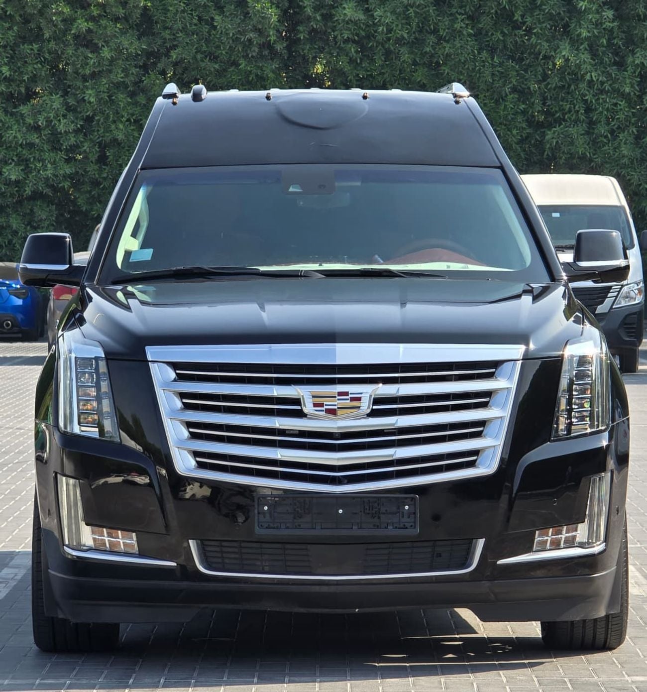 Cadillac Escalade PLATINUM 6.2L CADILLAC ESCALADE 2018 GCC // LOW MILEAGE // VIP SEATS // TV // PERFECT CONDITION