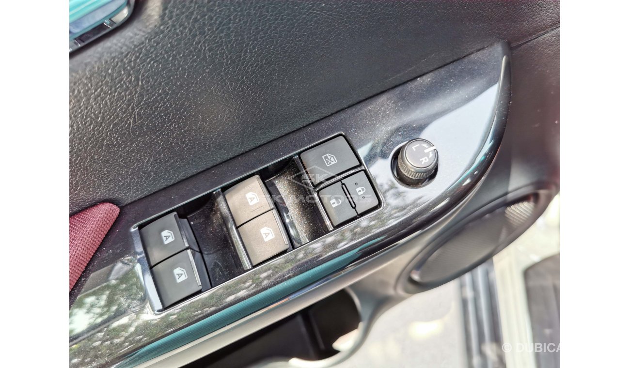 تويوتا هيلوكس 2.7L, 17" Rims, DRL LED Headlights, ECO & PWR Drive Mode, Fabric Seats, Rear Camera (CODE # THFO05)