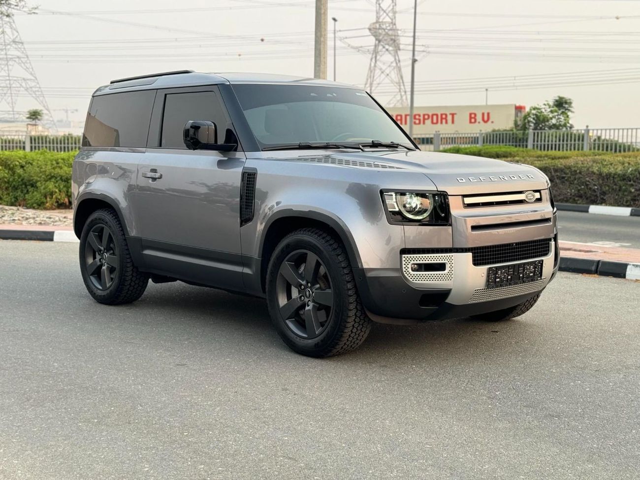 Land Rover Defender GCC SPEC UNDER WARRANTY AND SERVICE CONTRACT