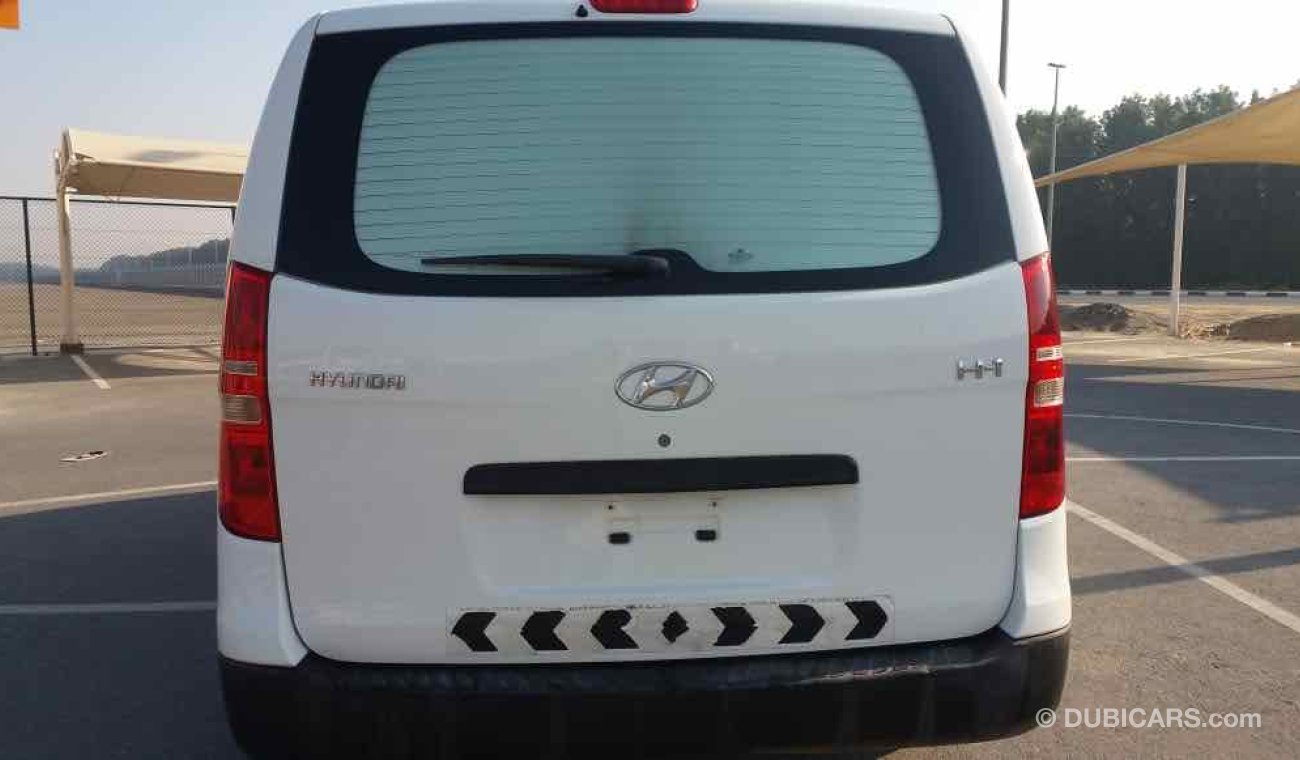 Hyundai H-1 ثلاجه و6كرسي