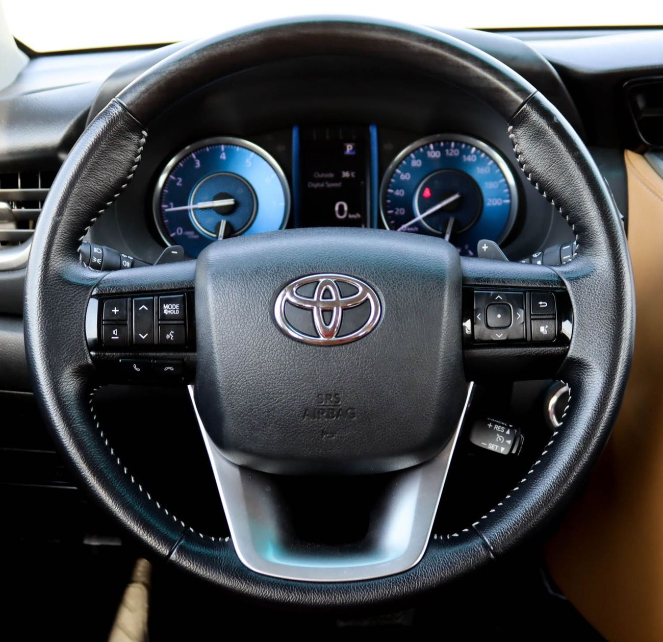 تويوتا فورتونر GXR 4.0L (278 HP) Toyota Fortuner 4.0L V6  2022 GCC 4WD Original Paint & Accident Free  excellent co