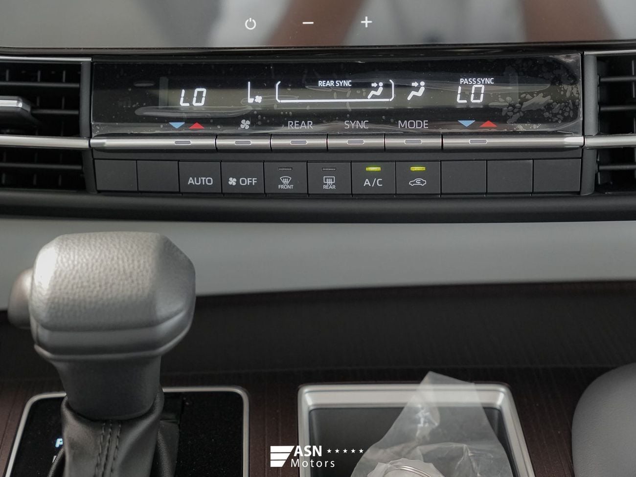 Toyota Sienna  2.5L Dual-Engine 2WD 2025 (Clearance Price)