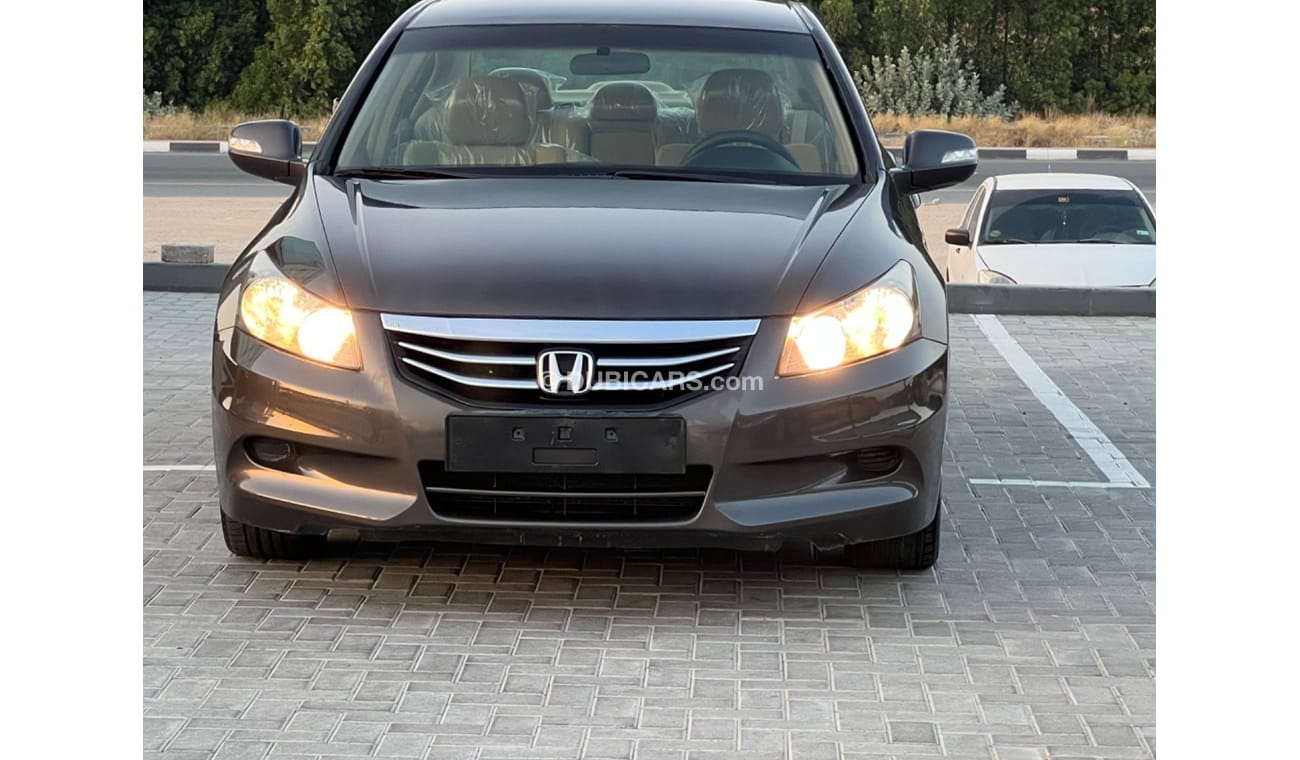 هوندا أكورد Honda Accord, 2011 GCC model, No. 2, cruise control, 172,000 km wheels, the car is in very excellent