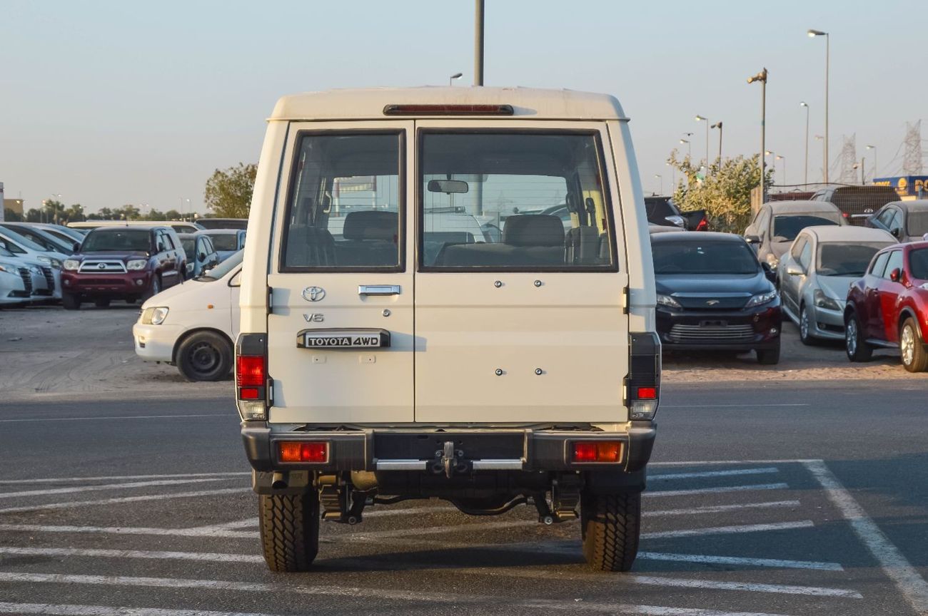 تويوتا لاند كروزر 70 TOYOTA LAND CRUISER 78 4.0L 4WD MT 3DOOR SUV 2025