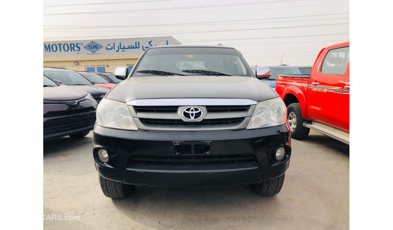 Toyota Fortuner 2.7L PETROL-ALLOY WHEELS-FOG LIGHTS-GCC RTA PASSED