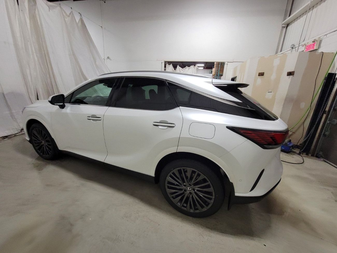 لكزس RX 350 EXECUTIVE ( Canadian Spec )