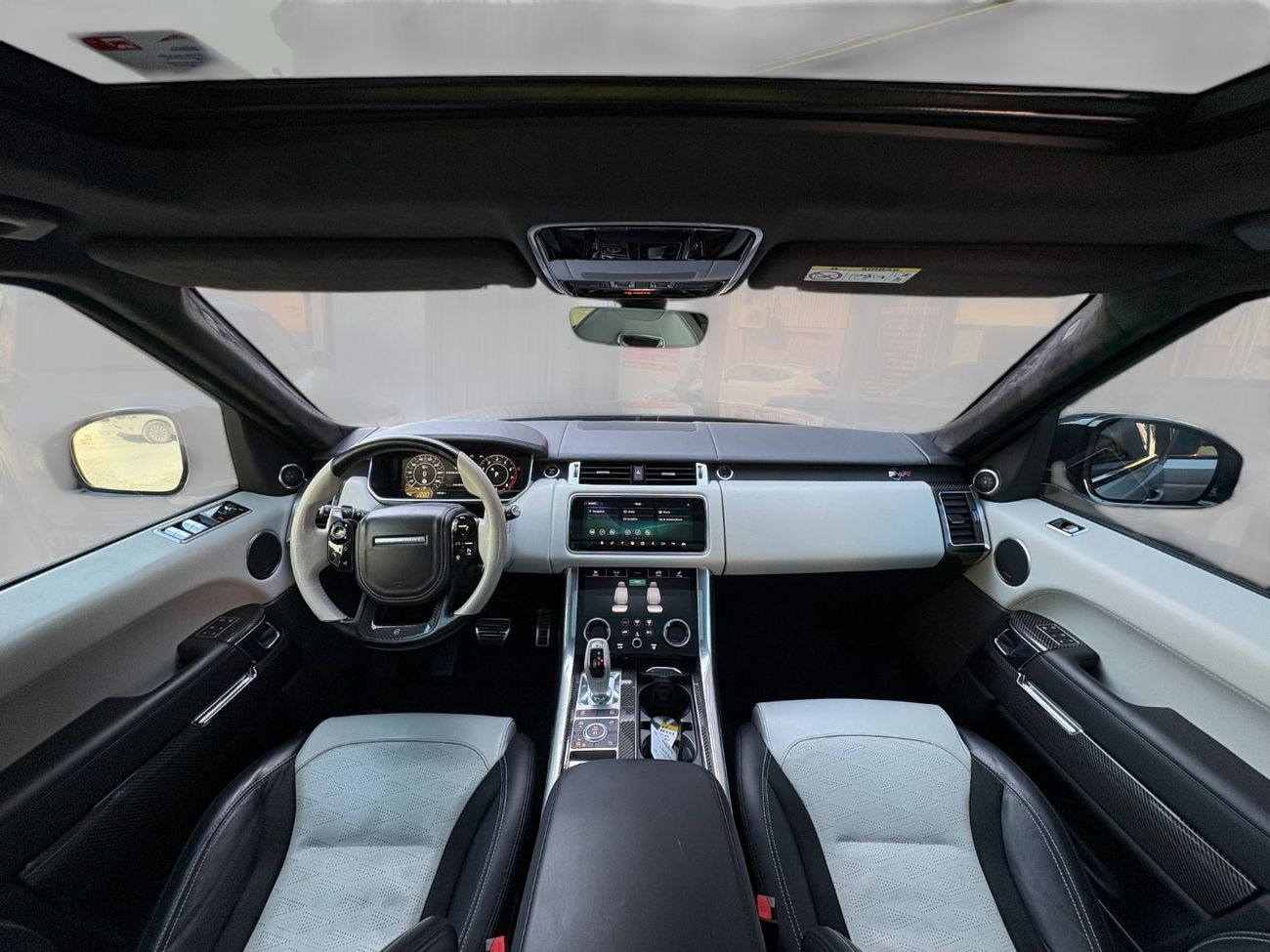 لاند روفر رينج روفر سبورت SVR Carbon Edition 5.0L V8 SC A/T | 2022 | AED 4,799 per month