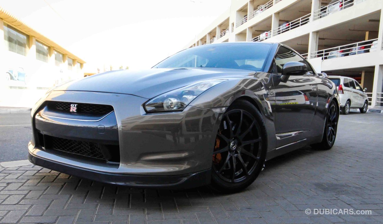 Nissan GT-R