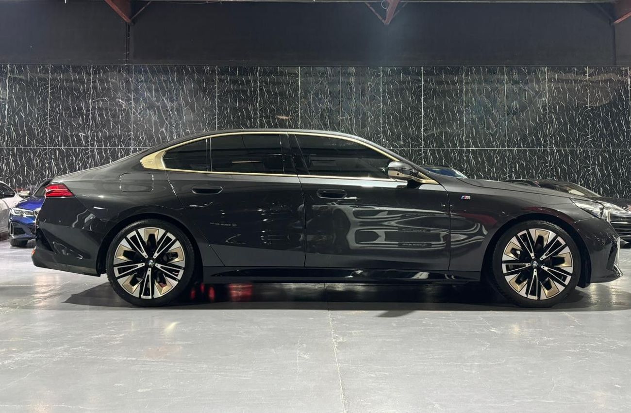 BMW 520i 2.0L /Gold Line Package