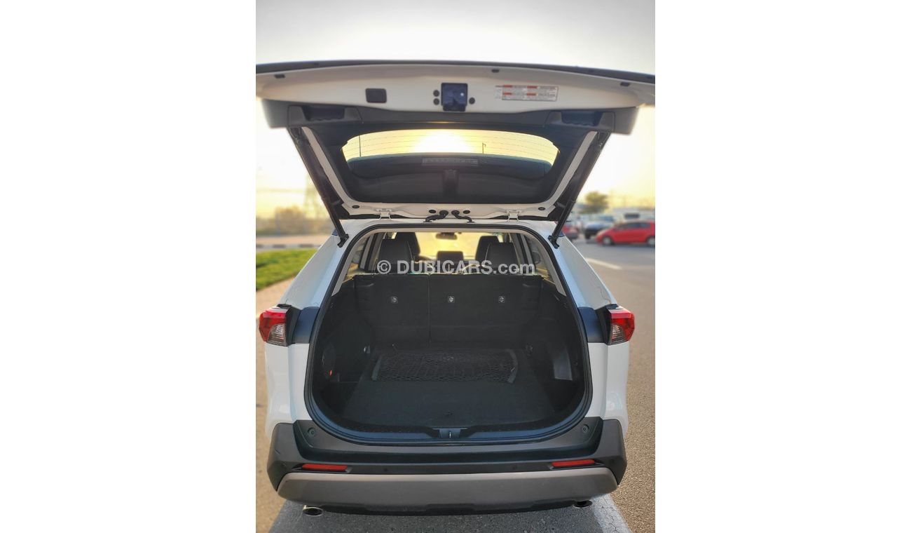 Toyota RAV4 TOYOTA RAV4 HYBRID  XLE FULL OPTIONS HYBRID