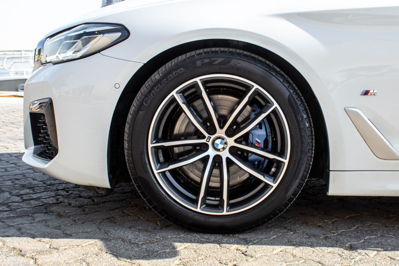 بي أم دبليو 520i Std 2.0L