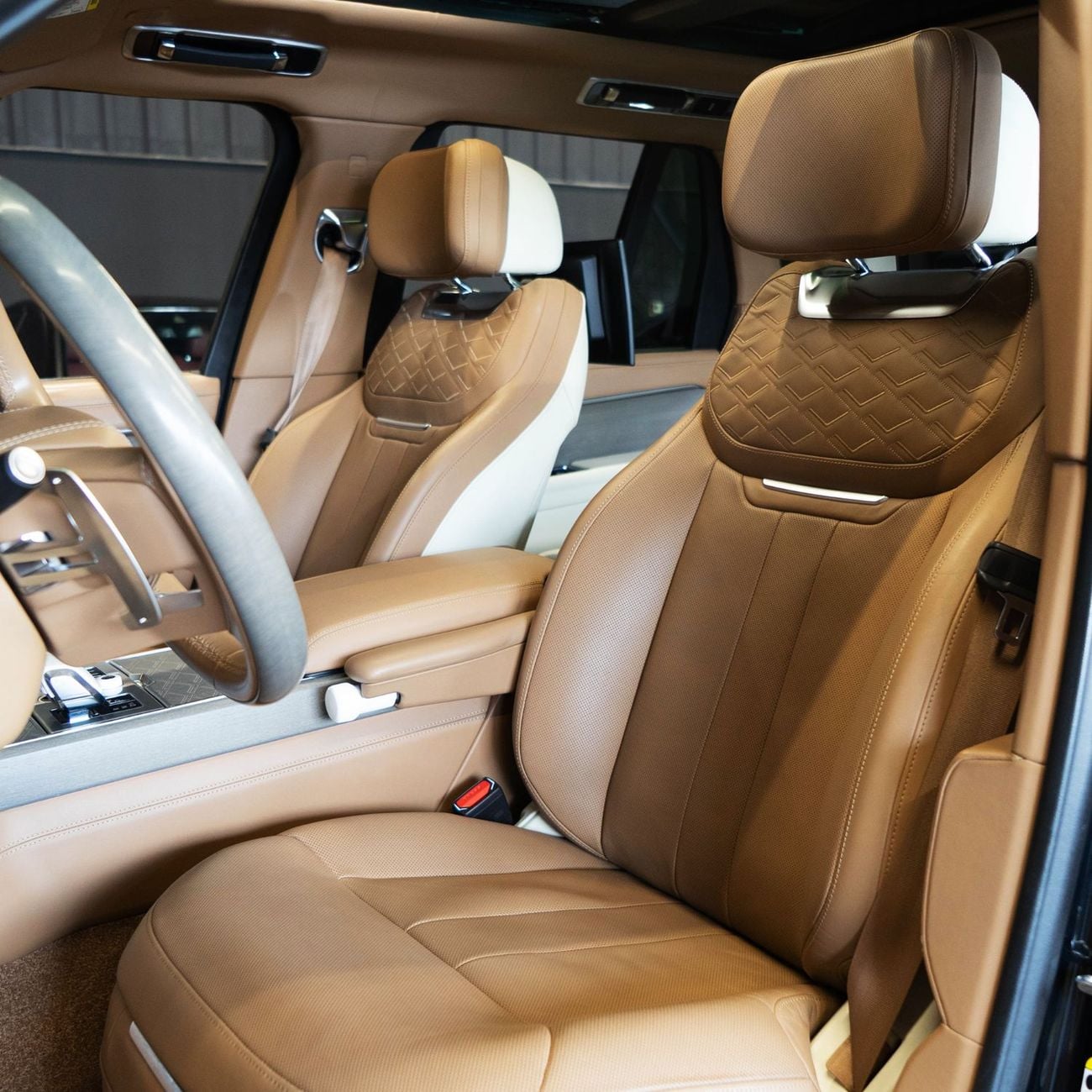 Land Rover Range Rover AED 10,540 P.M • 0% Downpayment • Land Rover Range Rover SV • 1 Year Warranty