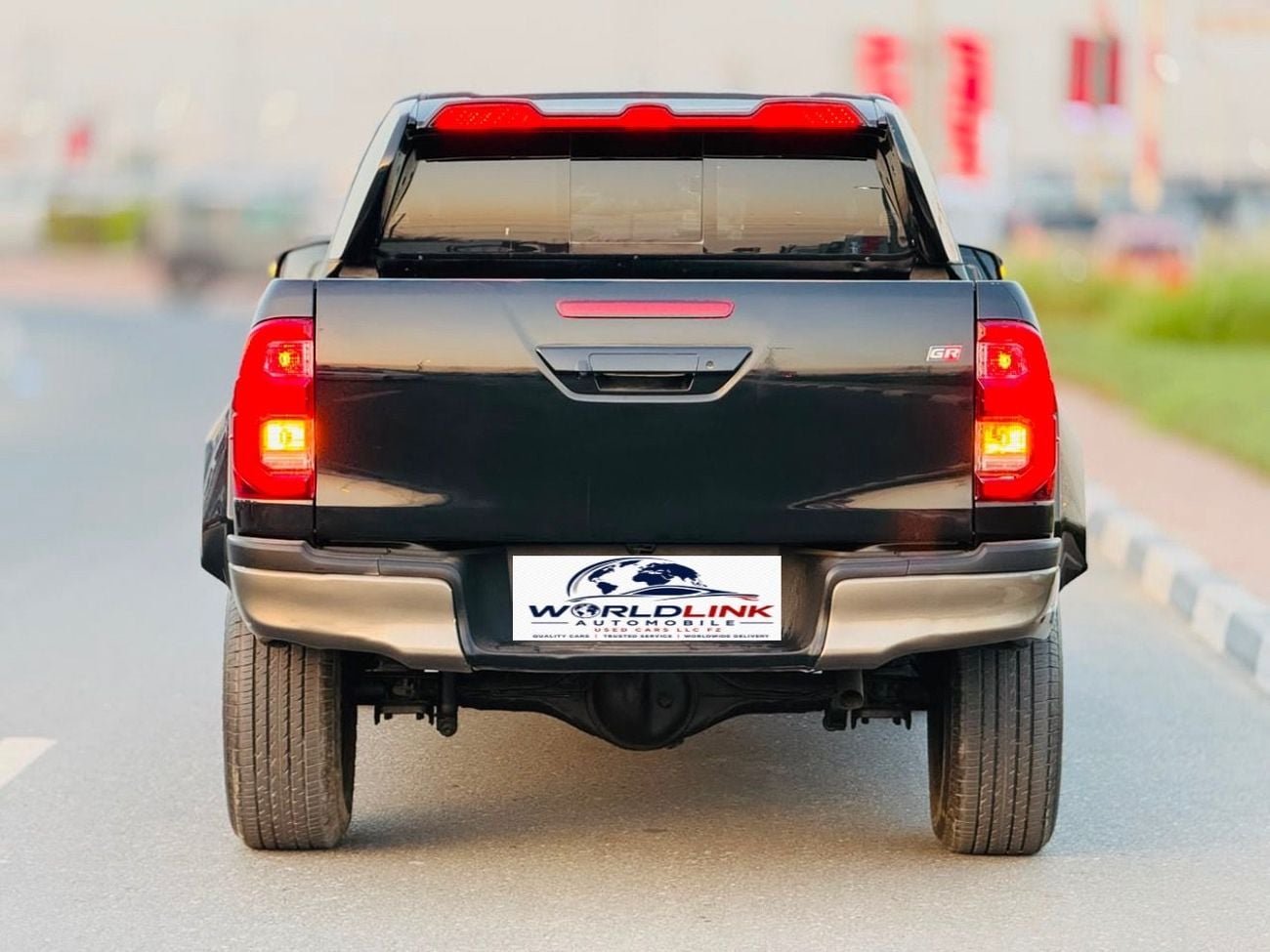 تويوتا هيلوكس Toyota Hilux GR Sport 2.7L V4