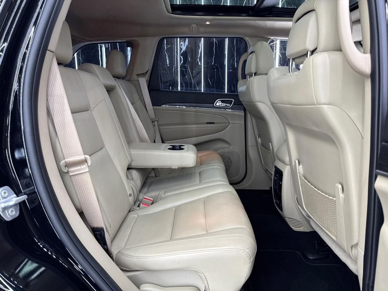 جيب جراند شيروكي Jeep Grand Cherokee | 4x4 Limited | Low mileage | Gcc