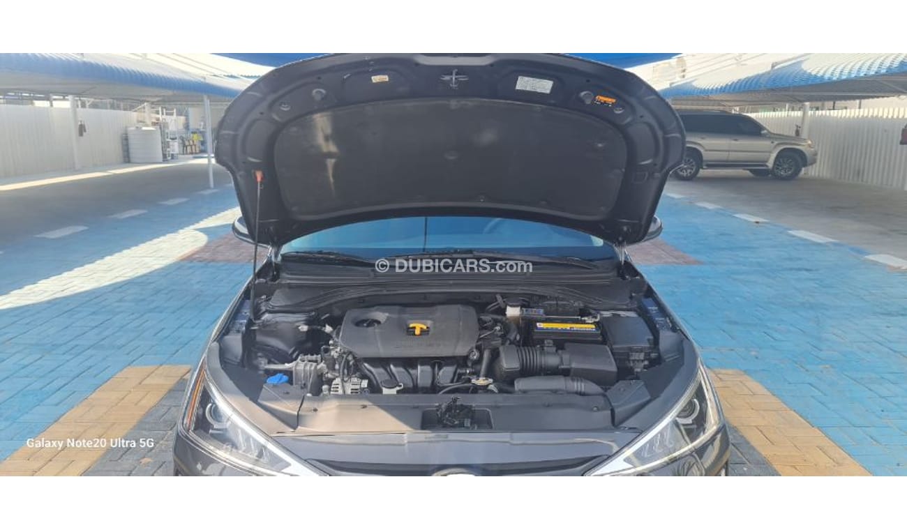 Hyundai Elantra Car is very good and clean