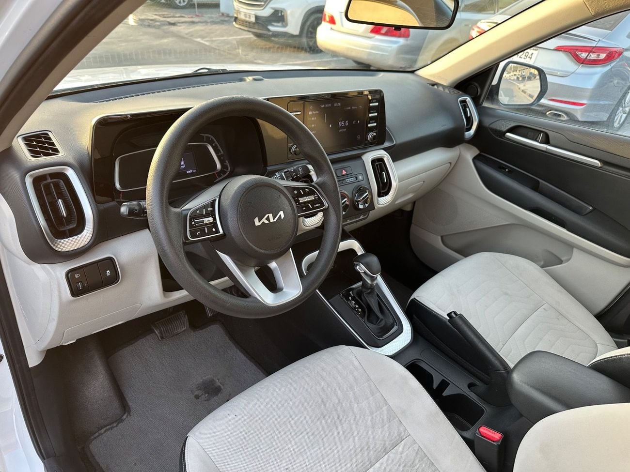 Kia Sonet LX Very good car 2023