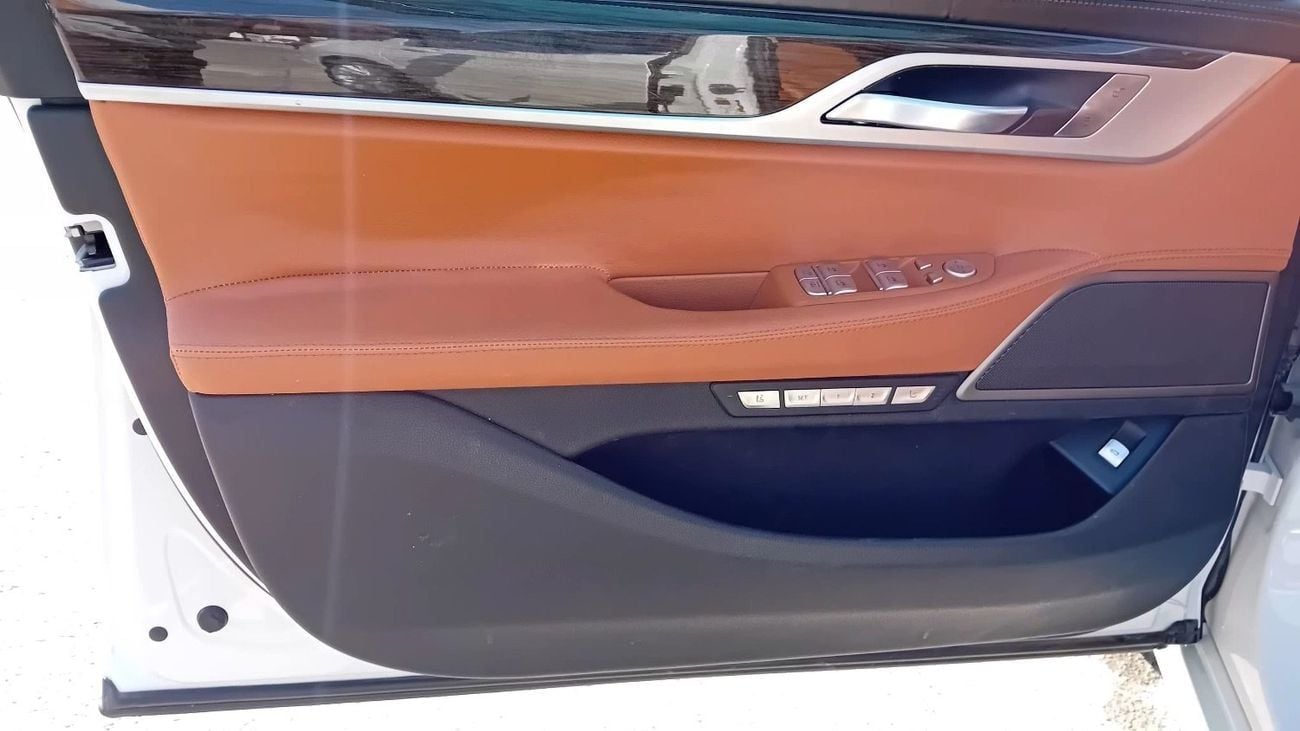 BMW 740i 