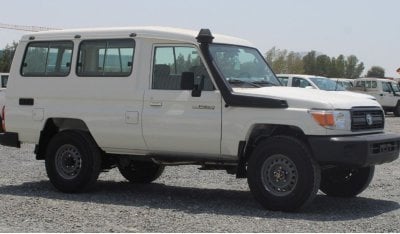 تويوتا لاند كروزر هارد توب TOYOTA HARDTOP DHZJH2 LC78 4.2L Diesel - 13 seater MT (EXPORT ONLY)