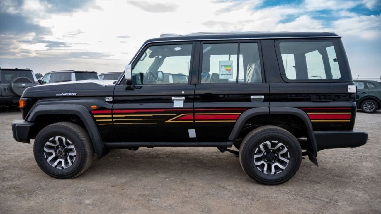 Toyota Land Cruiser 70 LX LC 76 2.8L | Diesel | 4 Cylinder | 6 Speed Automatic | 5 Door | 5 Seats