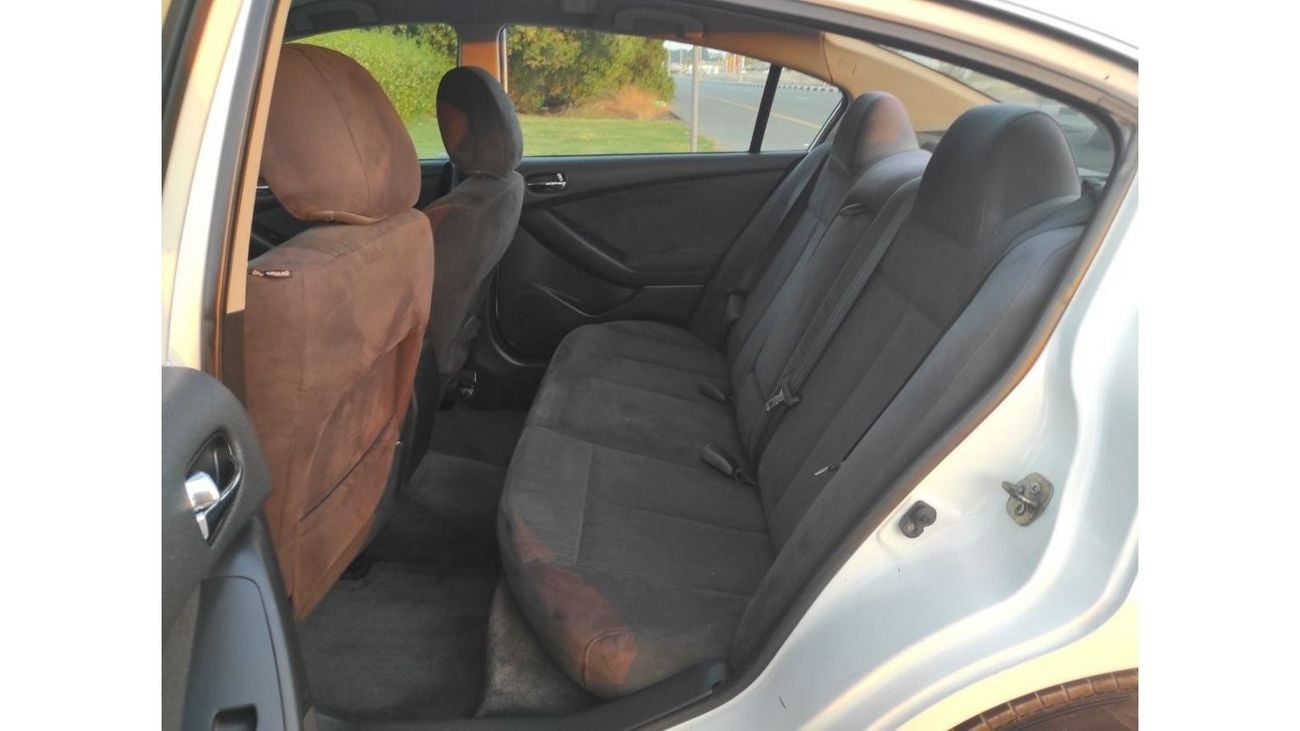 Nissan Altima Nissan Altima 2012 V4 2.5 full automatic