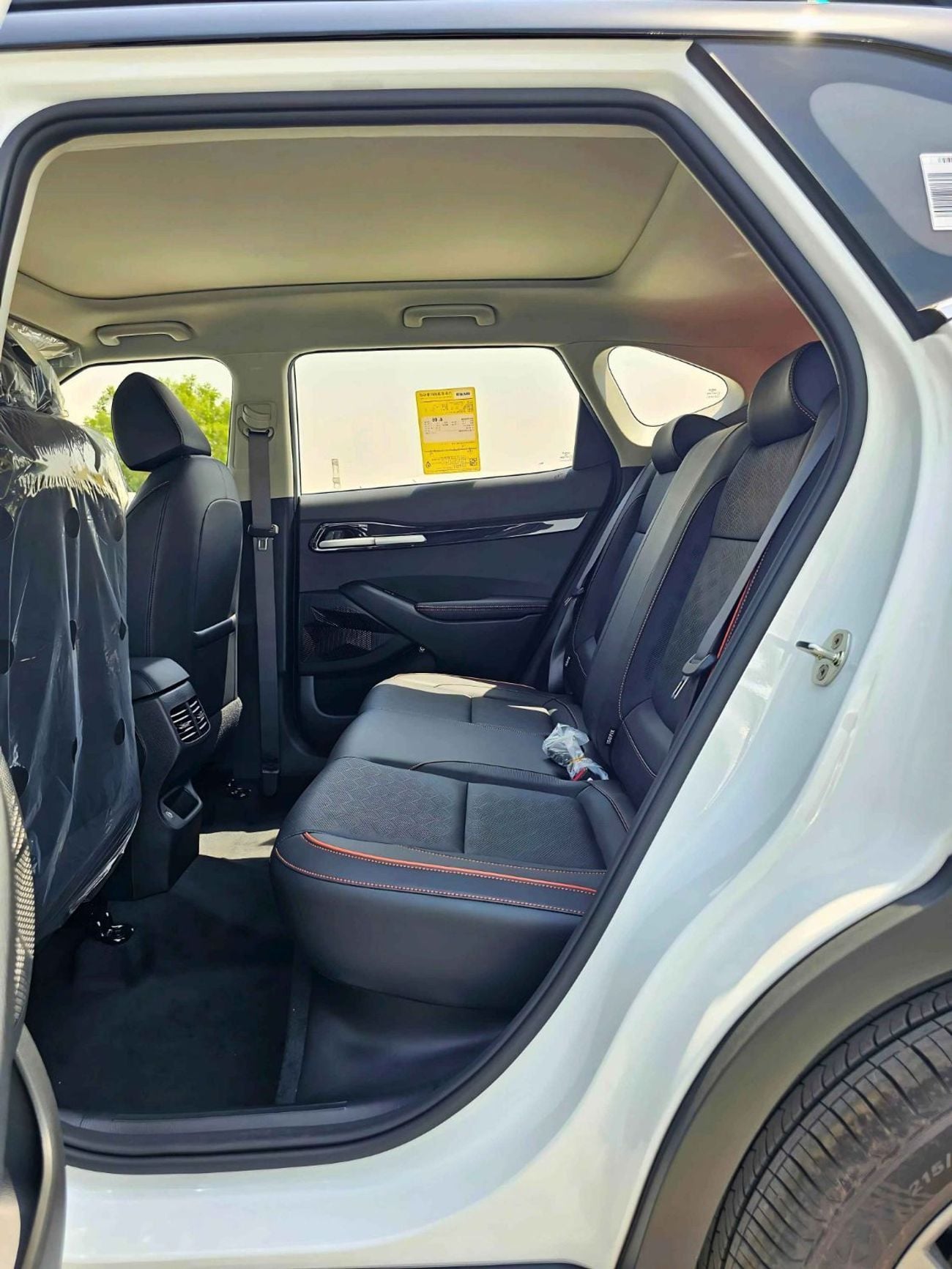 Kia Seltos CVT LUXURY/ DUAL TONE WITH BLACK ROOF, PANORAMIC ROOF/1.5L PETROL V4 (CODE#KSLL)