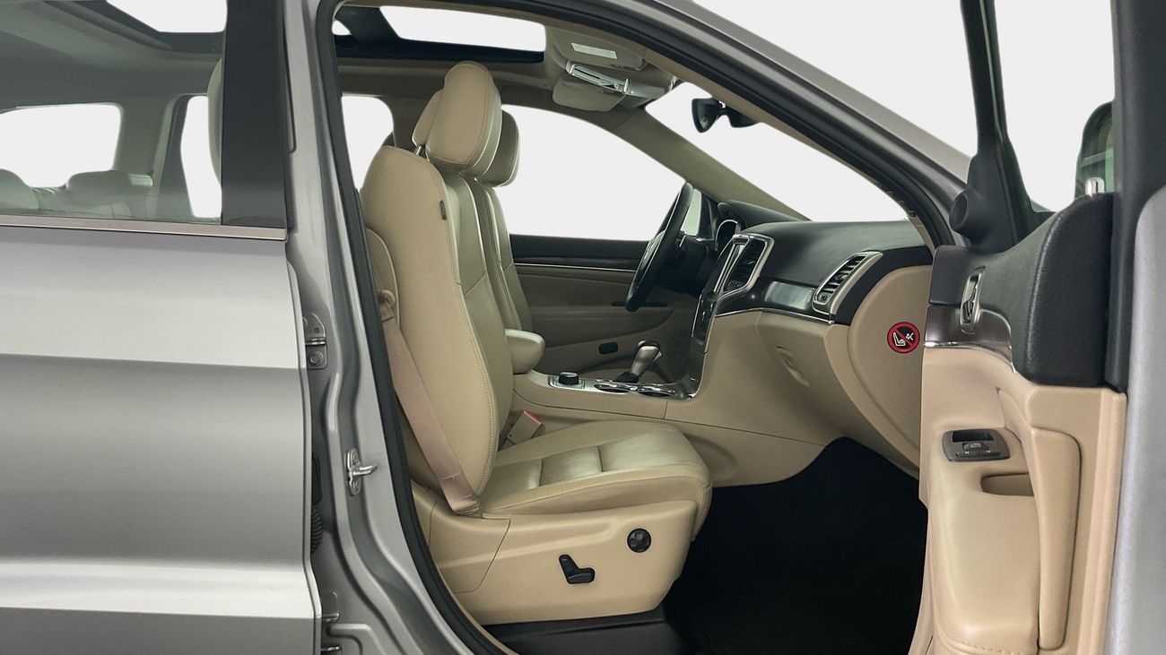 جيب جراند شيروكي Limited | شامل الضمان | 0 ﺪﻔﻋﺓ ﺃﻮﻟﻯ