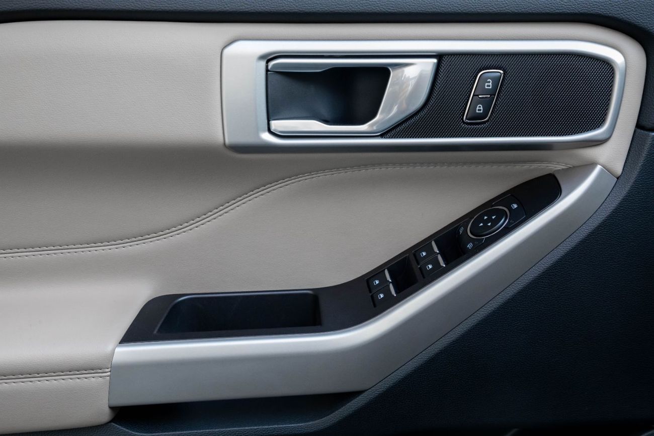 Ford Explorer Explorer XLT | 2,938 P.M | 0% Downpayment | AGENCY WARRANTY 2029!