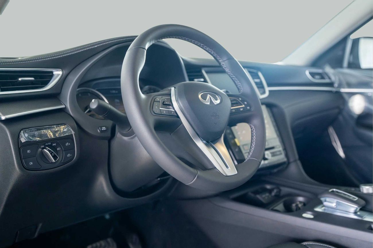 Infiniti QX50 LUXE 2.0