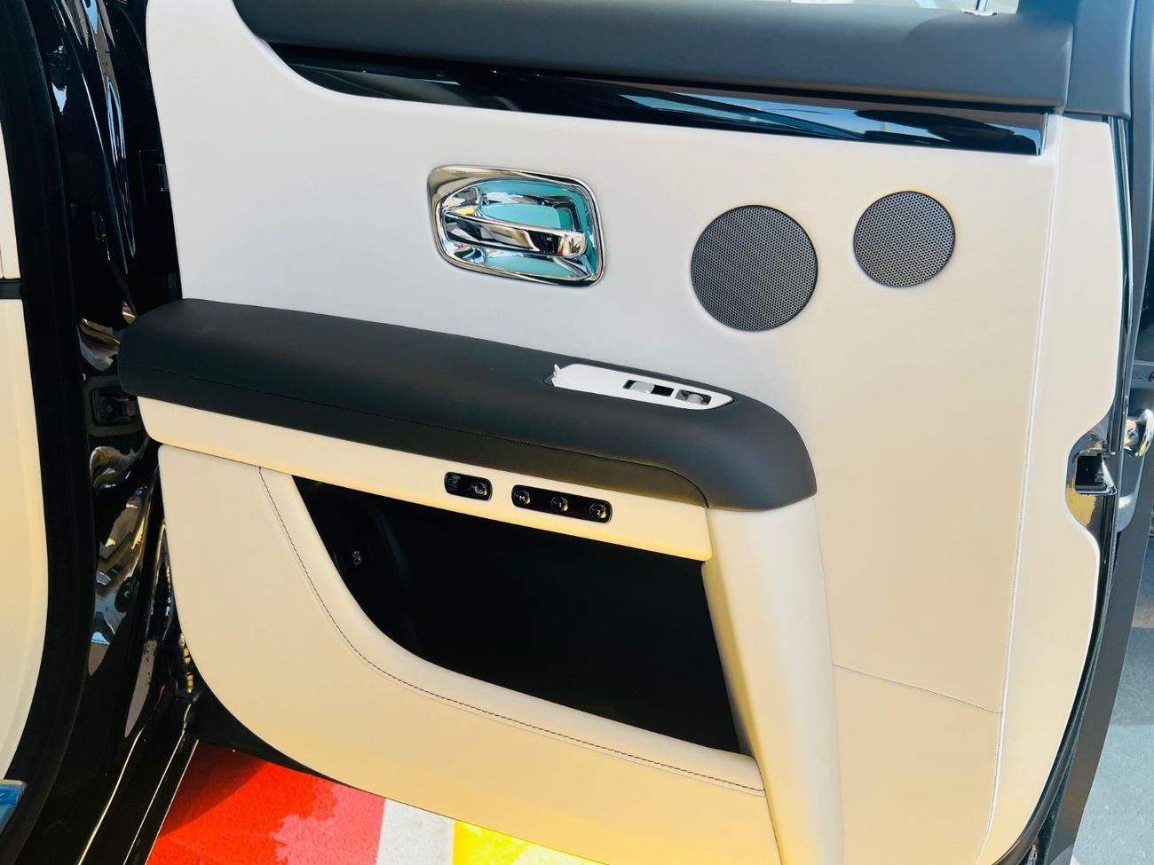 رولز رويس جوست ROLLS-ROYCE GHOST