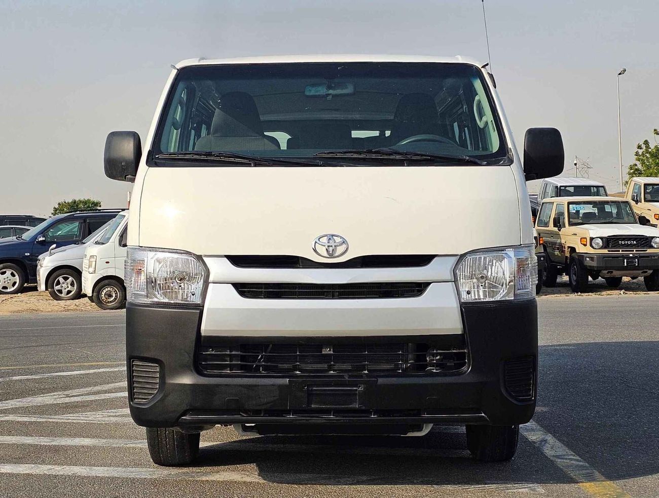 Toyota Hiace PASSENGER / STANDARD ROOF / PETROL / GCC / EXPORT ONLY / LOT#27409