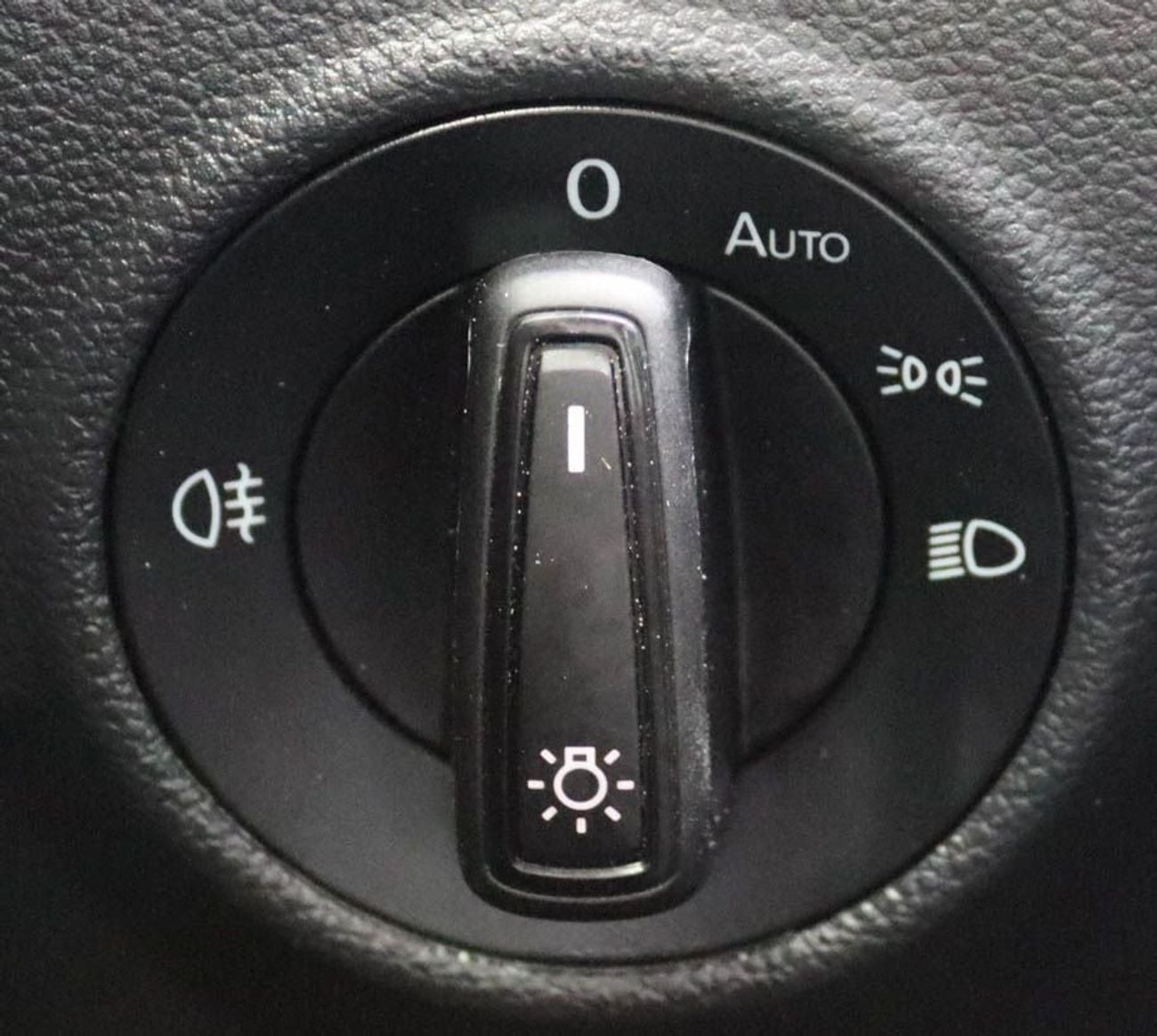 Volkswagen T ROC Style 1.4L Volkswagen T-Roc 2023 GCC, original paint , without accidents, in excellent condition 160