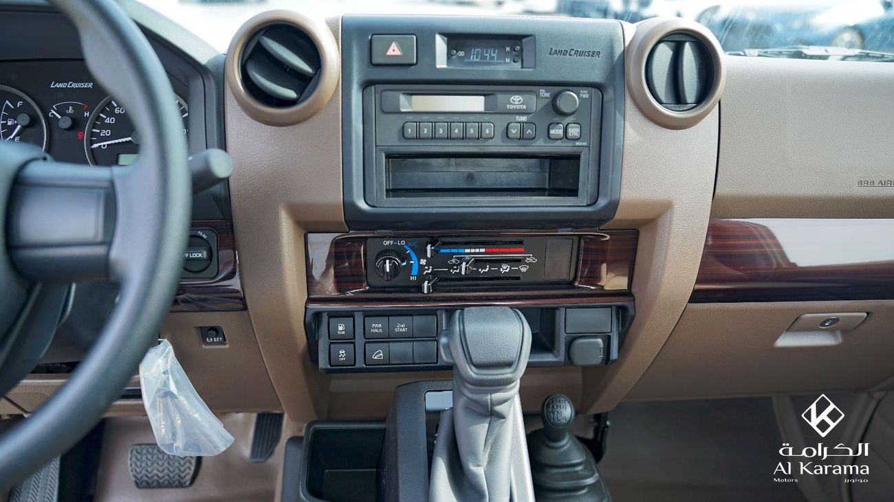 Toyota Land Cruiser Pick Up LC79 | 4.0L V6 | Automatic Transmission | Diff Lock | Power Mirror & Windows | GCC