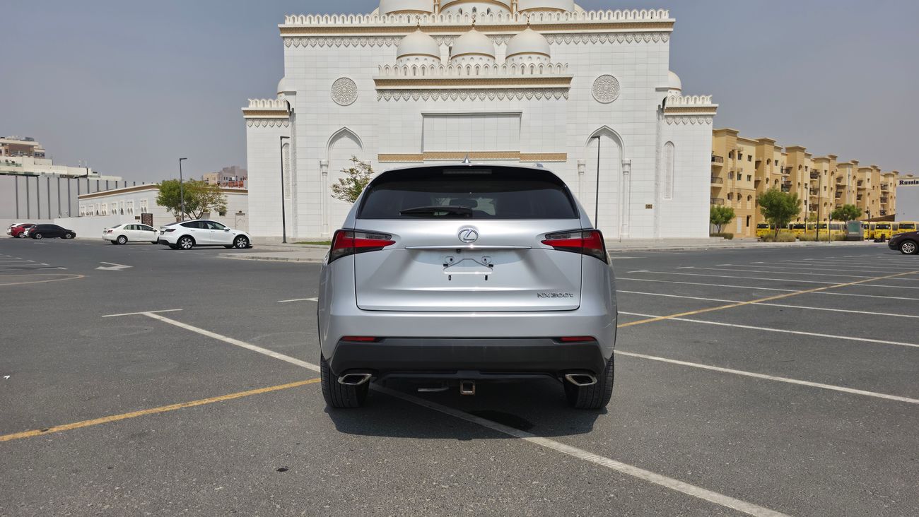 Lexus NX200t STANDARD