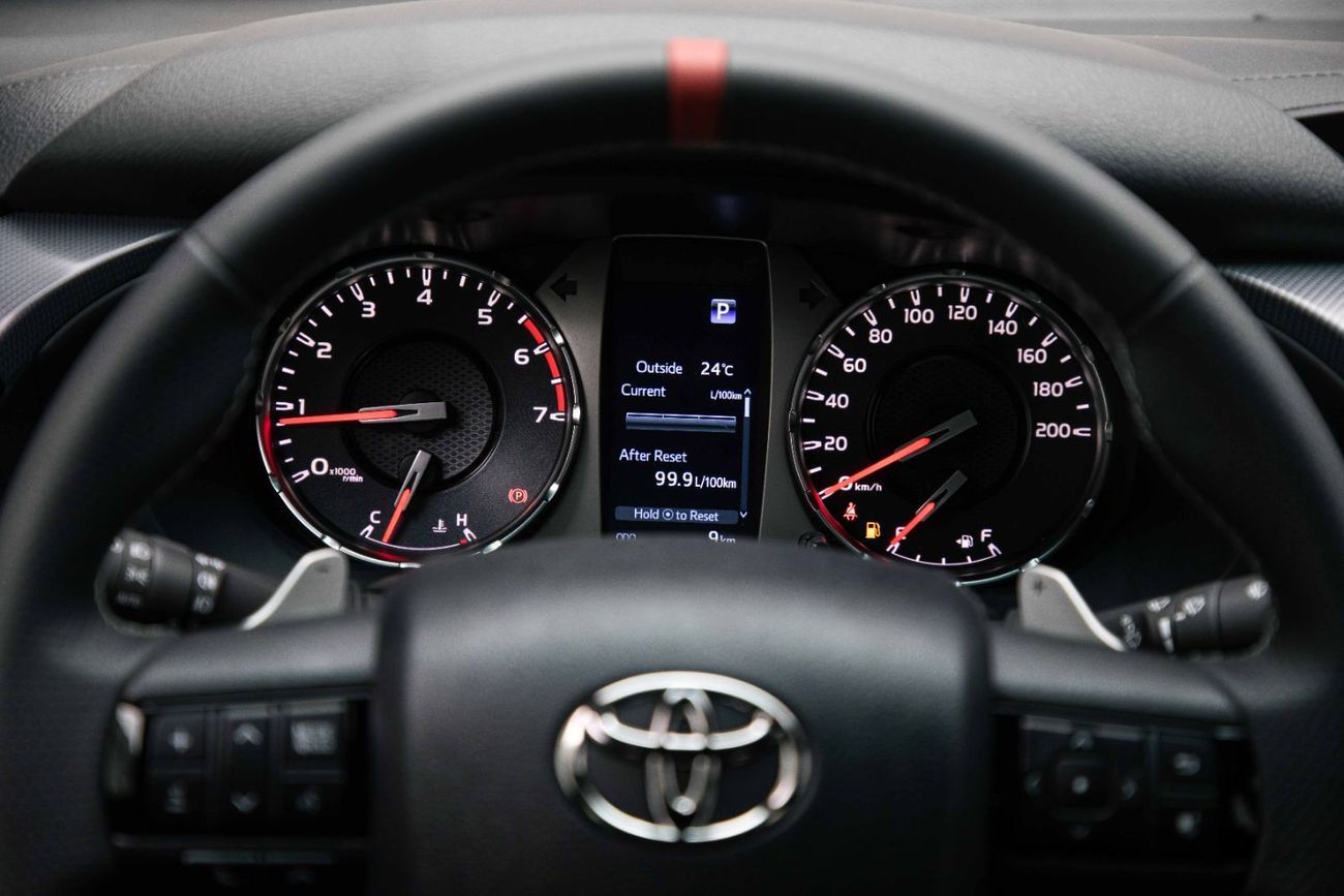 تويوتا هيلوكس 