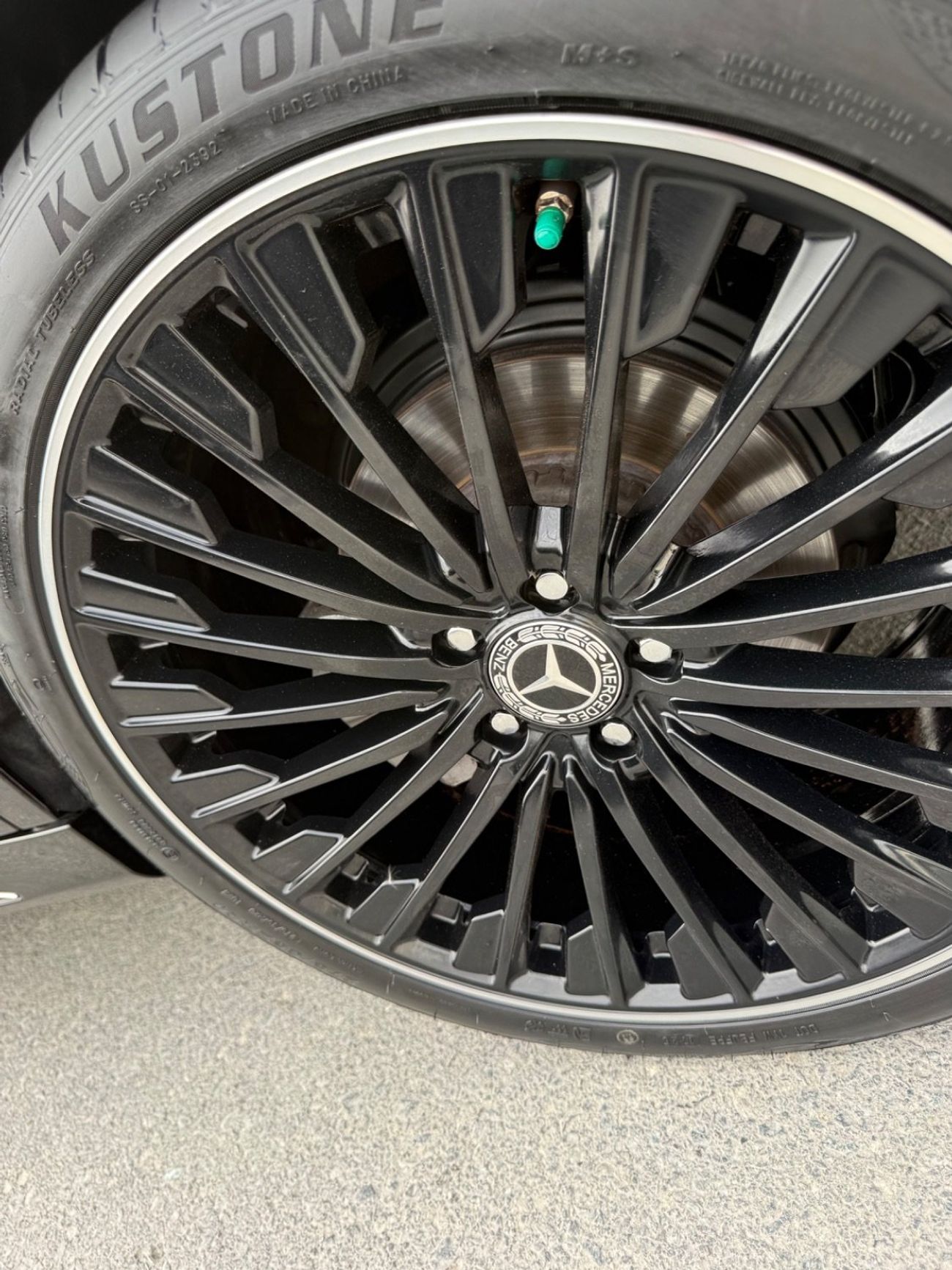 Mercedes-Benz E200 2.0L