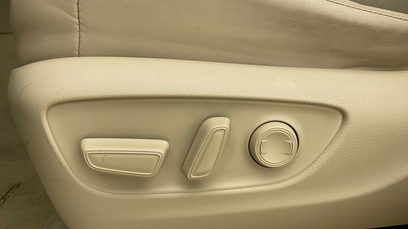 تويوتا لاند كروزر GXR 4 | بدون دفعة مقدمة | اختبار القيادة في المنزل