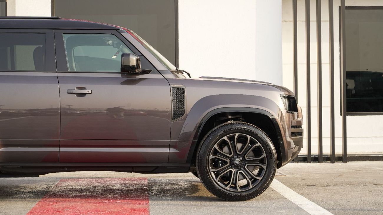 Land Rover Defender 110 P635 OCTA V8 2025 MY EXPORT PRICE