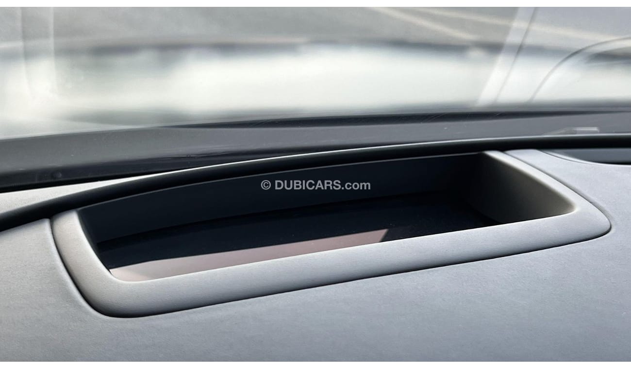 Genesis G90 Royal AWD Matte Makalu Grey 3.5L V6