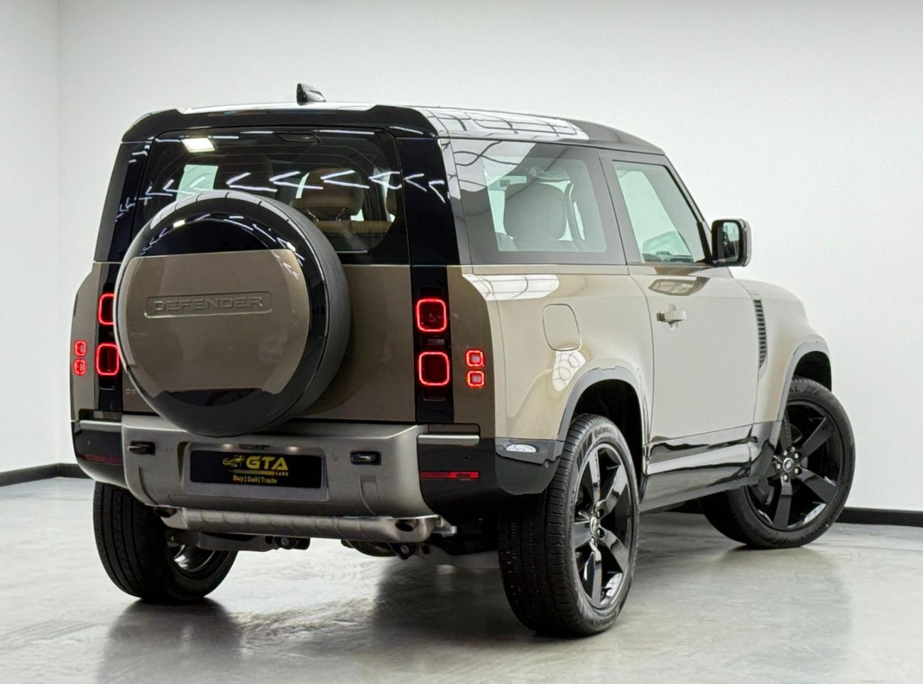 لاند روفر ديفندر 2025 Land Rover Defender 90 HSE X-Dynamic P400, 5 Y Agency Warranty, Brand New, GCC